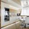 Потолок на кухне — варианты идеально сочетания и стильного дизайна (75 фото) Дизайнерское решение потолка на кухне